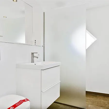 5525-svaneke-bolshavn-19 * سفانيكي